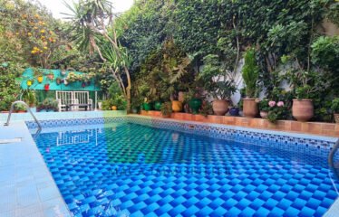 Spacieuse villa avec piscine au centre de Dar Bouazza