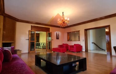 Appartement 250 m2 3 chambres au premier étage de villa Anfa