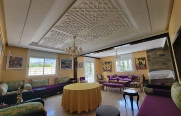 Villa triplex avec piscine à Anfa
