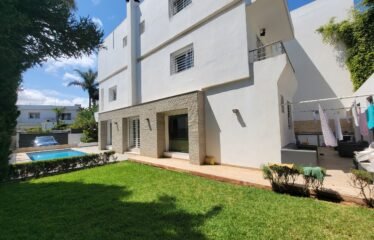 Villa triplex avec piscine à Anfa