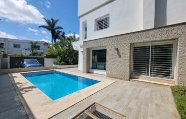 Villa triplex avec piscine à Anfa