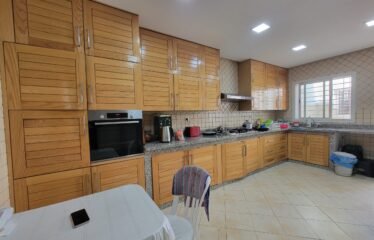 Villa triplex avec piscine à Anfa