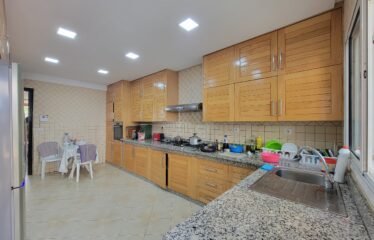 Villa triplex avec piscine à Anfa