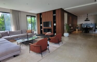 Très belle villa contemporaine de luxe en location