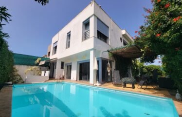 Villa moderne 4 suites jardin piscine
