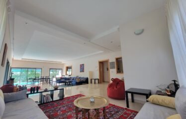 Villa moderne 4 suites jardin piscine