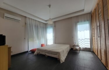 Villa moderne 4 suites jardin piscine