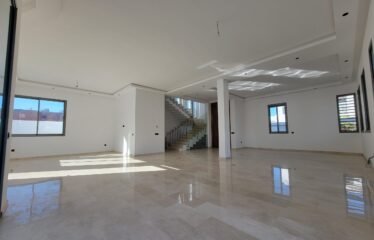 Villa d’Exception à Louer à Dar Bouazza – À Deux Pas de la Plage