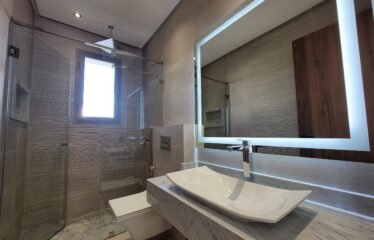 À VENDRE – Villa de Prestige à Dar Bouazza Haut Standing & Potentiel Exceptionnel
