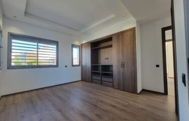 À VENDRE – Villa de Prestige à Dar Bouazza Haut Standing & Potentiel Exceptionnel