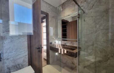 À VENDRE – Villa de Prestige à Dar Bouazza Haut Standing & Potentiel Exceptionnel