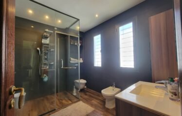 À vendre – Villa d’Exception à Dar Bouazza, 550 m² habitables, Jardin, Piscine et Finitions Haut de Gamme