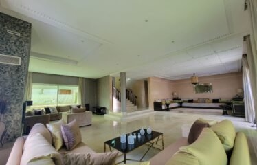 À vendre – Villa d’Exception à Dar Bouazza, 550 m² habitables, Jardin, Piscine et Finitions Haut de Gamme