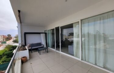 Élégant Appartement Meublé avec Vue Mer à Dar Bouazza – Résidence Sécurisée avec Piscines et Salle de Sport
