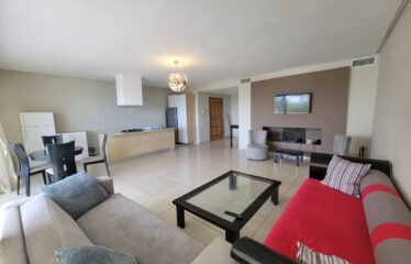 Élégant Appartement Meublé avec Vue Mer à Dar Bouazza – Résidence Sécurisée avec Piscines et Salle de Sport
