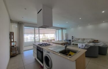 Splendide Appartement Meublé avec Vue Mer à Dar Bouazza – Résidence Sécurisée, Piscines et Salle de Sport