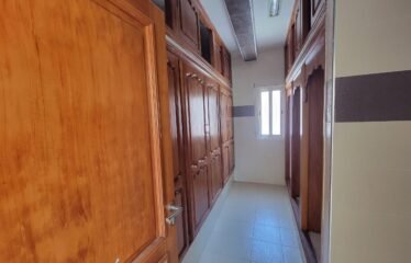 Spacieuse Villa avec Piscine à Dar Bouazza, Proche Plage et Commodités