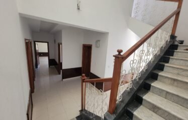 Spacieuse Villa avec Piscine à Dar Bouazza, Proche Plage et Commodités