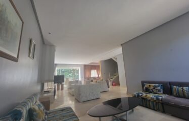 Superbe Villa Meublée 4 Chambres avec Piscine à Dar Bouazza