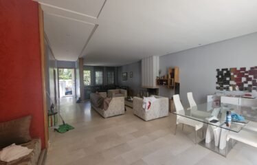 Superbe Villa Meublée 4 Chambres avec Piscine à Dar Bouazza