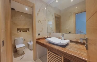 Superbe Villa Meublée 4 Chambres avec Piscine à Dar Bouazza