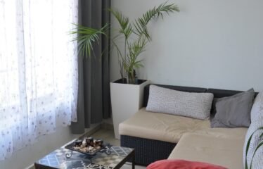 Appartement 2 chambres, premier étage, en résidence sécurisée