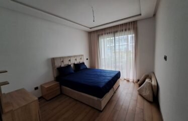 Magnifique appartement meublé en rez-de-jardin, front de mer – Résidence haut standing