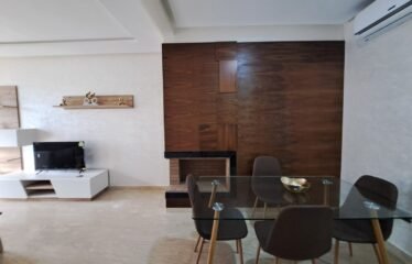 Magnifique appartement meublé en rez-de-jardin, front de mer – Résidence haut standing