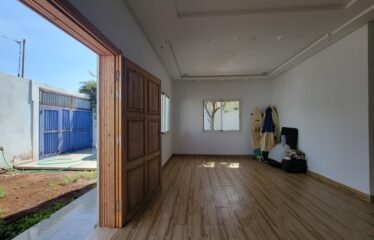 Charmante Maison de Plain-Pied avec Jardin à Dar Bouazza