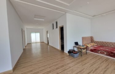 Charmante Maison de Plain-Pied avec Jardin à Dar Bouazza