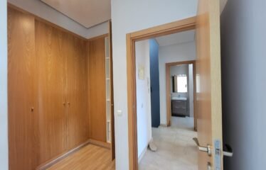 Villa trois chambres avec piscine en résidence sécurisée.
