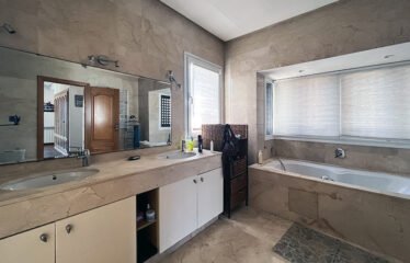 🏡 Location Villa de Luxe à Dar Bouazza – Élégance, Espace et Confort Absolu 🌴