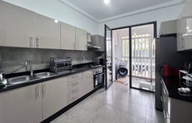 Villa trois chambres avec piscine en résidence sécurisée.