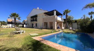 🏡 Location Villa de Luxe à Dar Bouazza – Élégance, Espace et Confort Absolu 🌴