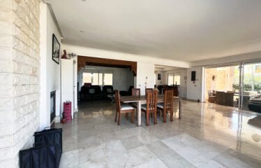 🏡 Location Villa de Luxe à Dar Bouazza – Élégance, Espace et Confort Absolu 🌴