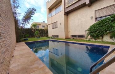 Villa 4 chambres jardin piscine en location