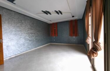 Villa 4 chambres jardin piscine en location