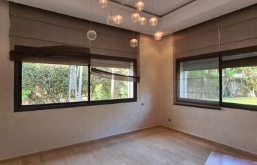 EXCEPTIONNELLE VILLA D’ARCHITECTE SUR 682 M² AVEC PISCINE & ROOF TOP AMÉNAGÉ