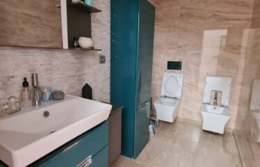 EXCEPTIONNELLE VILLA D’ARCHITECTE SUR 682 M² AVEC PISCINE & ROOF TOP AMÉNAGÉ